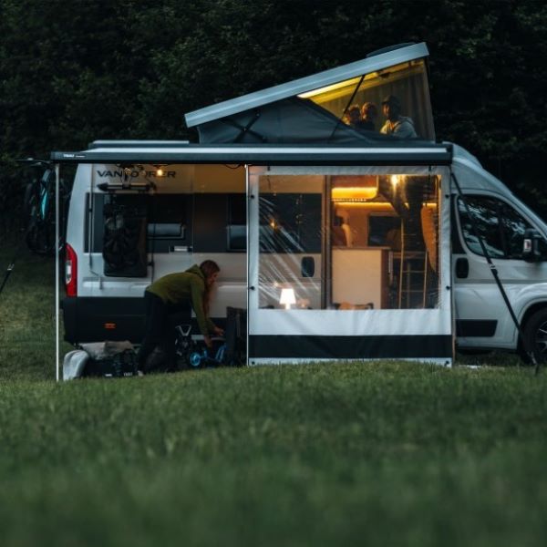 Store De Porte Arrière étanche Pour Camping-car - Bâche Oxford 180x114 Cm - Protection Solaire Et Vent