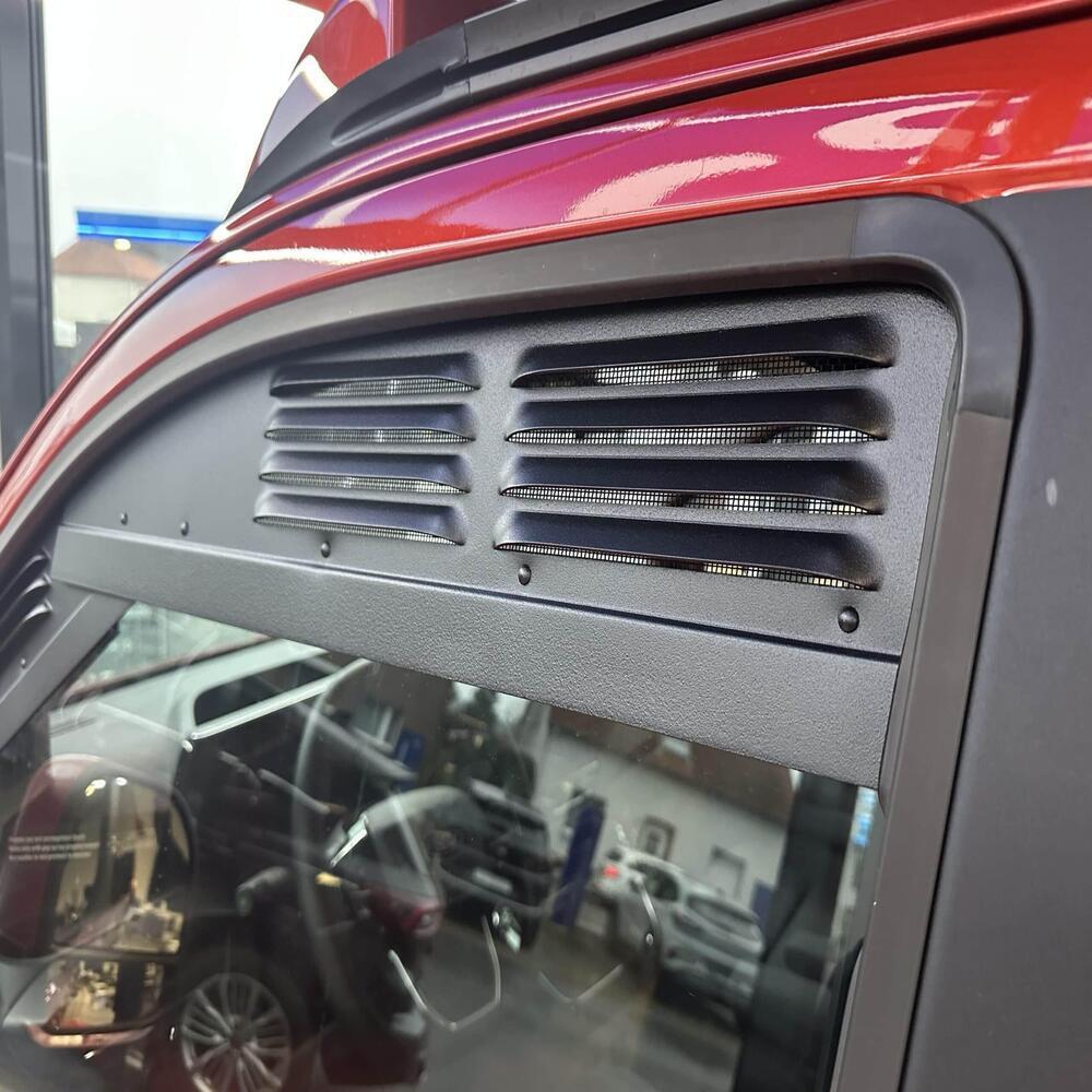 Grilles d'a�rations aluminium FORD Transit Custom et Tourneo Custom apr�s 2023