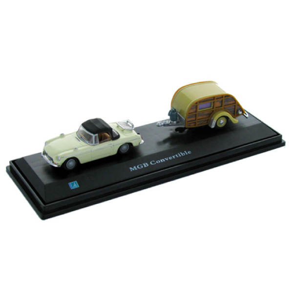 jouet de collection Cararama MGB avec caravane