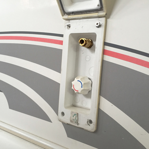 Raccord femelle prise douche exterieure