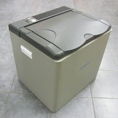 Rfrigrateur PORTABLE 12v/220v/gaz 42 LITRES 2me choix