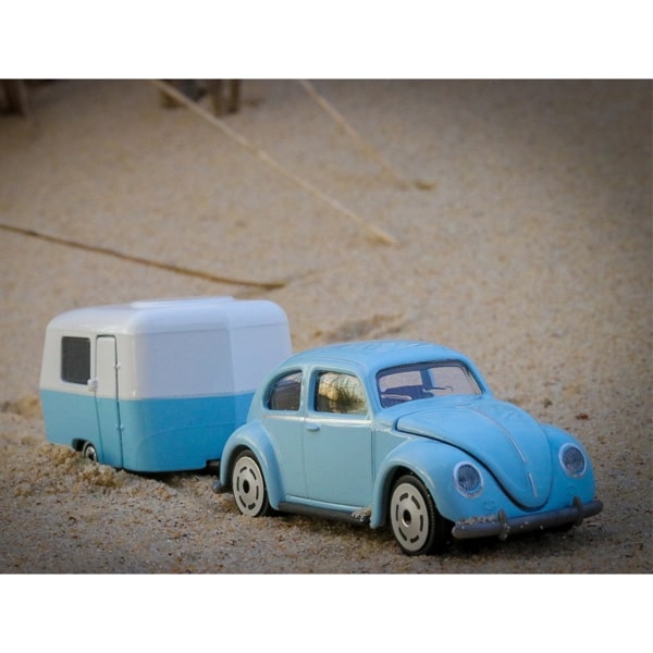 Jouet VW Beetle avec caravane bleu 13 cm