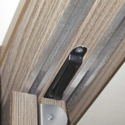 Arrt de porte de placard coulissant